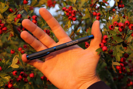 Premium DIE WELT GEHÖRT DIR Kugelschreiber