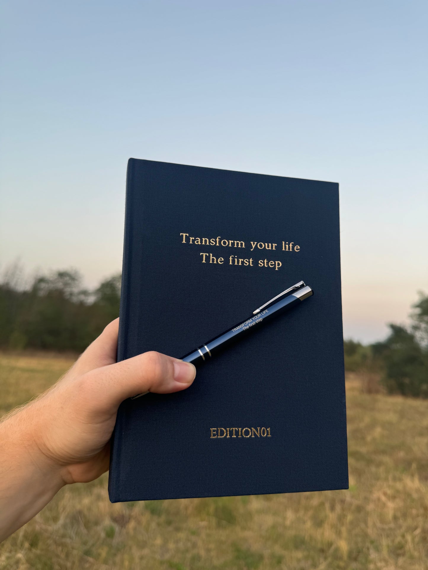 DER ERSTE SCHRITT BUNDLE (Buch1+Stift)